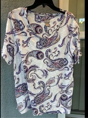 Chico’s White Paisley Print Knit Top Size 3/Large Tie Sleeve Detail Casual